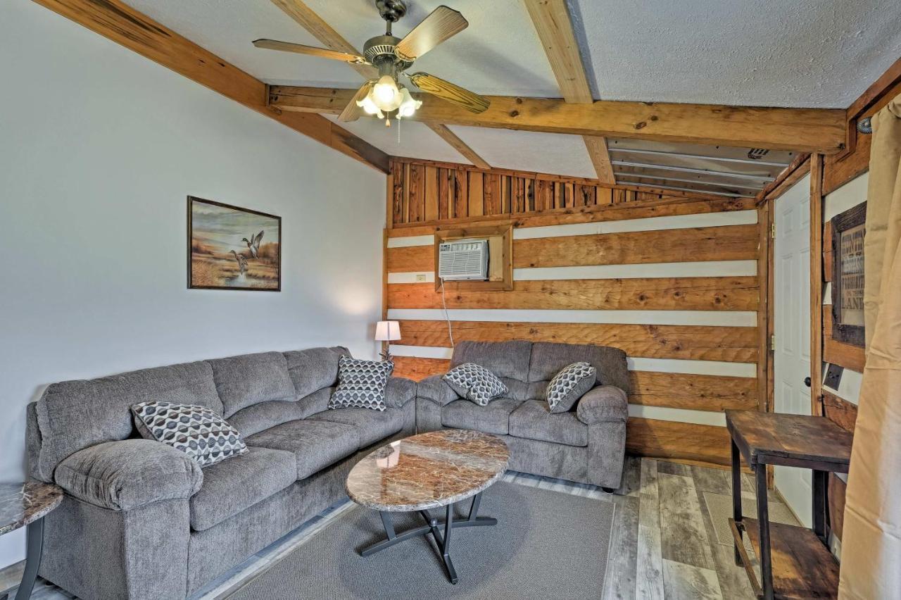 Rogersville Barn Apartment On 27 Acres With Pond! Bagian luar foto