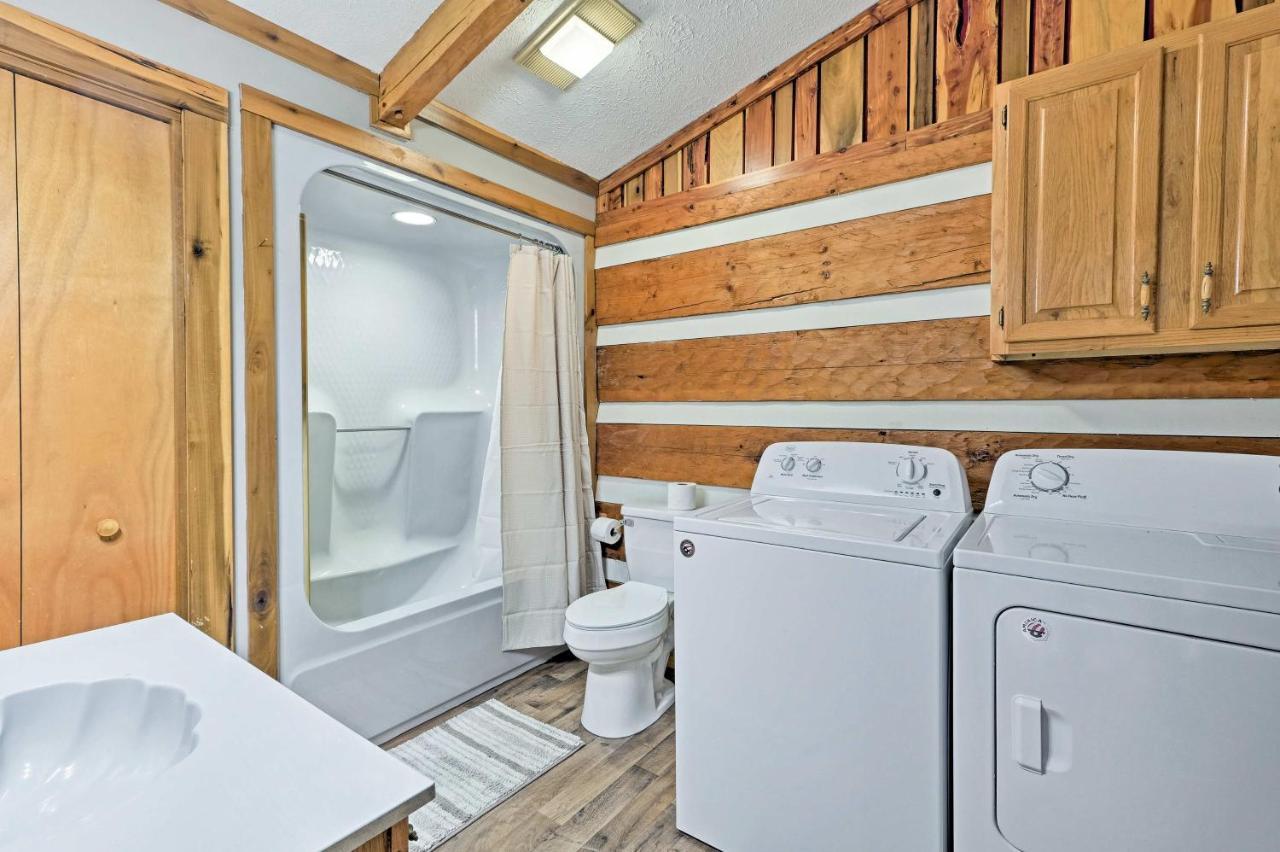Rogersville Barn Apartment On 27 Acres With Pond! Bagian luar foto